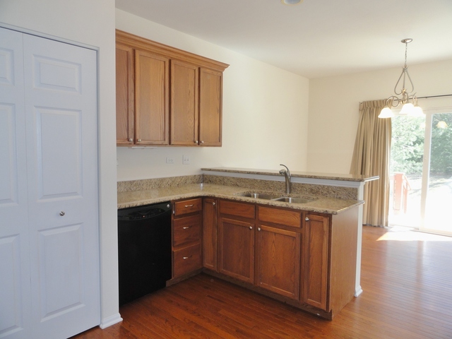 344 Ridge Road North Aurora, IL 60542 - Photo 9 of 21 Gallery Image 9