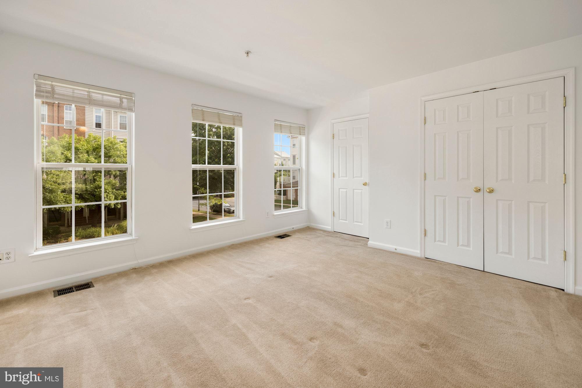 655 Main Street, Unit A Gaithersburg, MD 20878 - Photo 16 of 29 Large Upper-Level Primary Suite