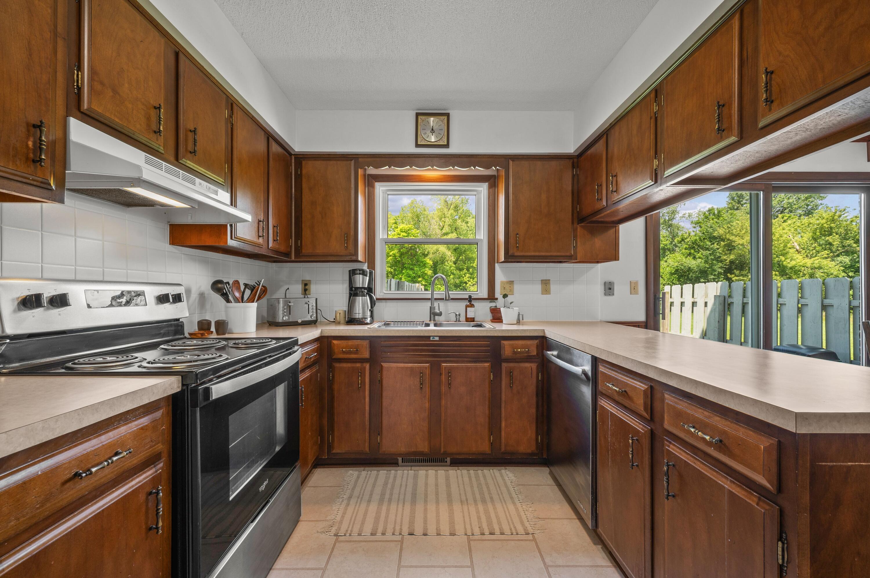 5640 Tilly Road St. Joseph, MI 49085 - Photo 12 of 58 39DSC_8282