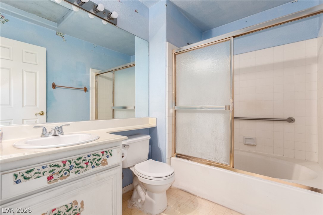 315 Seine Way, Unit 315 Henderson, NV 89014 - Photo 19 of 28 Guest Bathroom