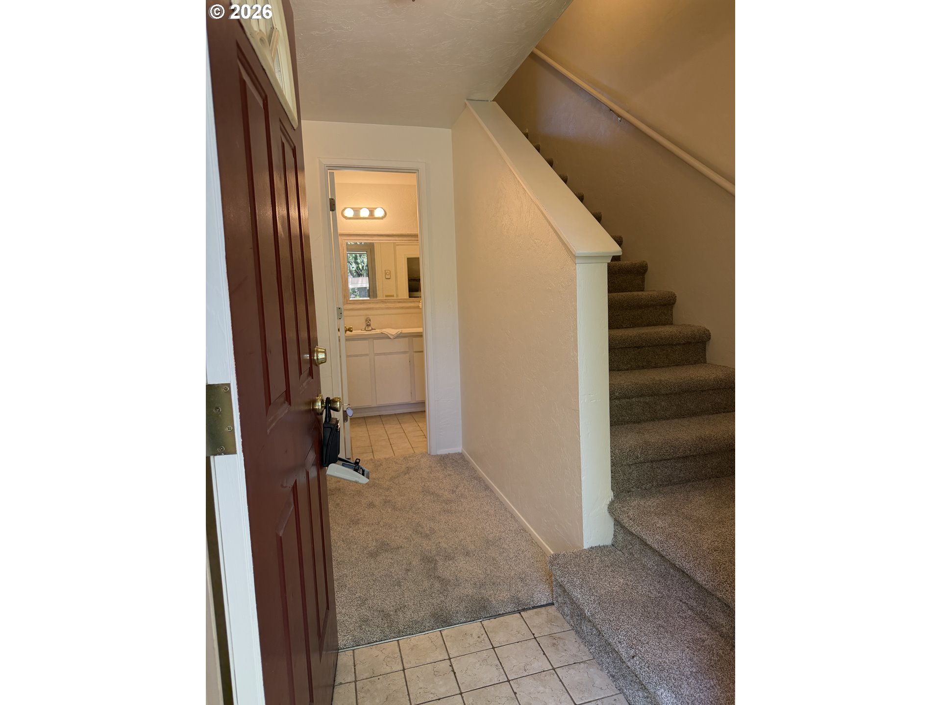 1434 Fetters Loop Eugene, OR 97402 - Photo 5 of 32 Entrance/Foyer