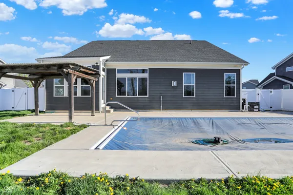 $529,900 | 1515 West Springhurst Boulevard, Greenfield, IN 46140