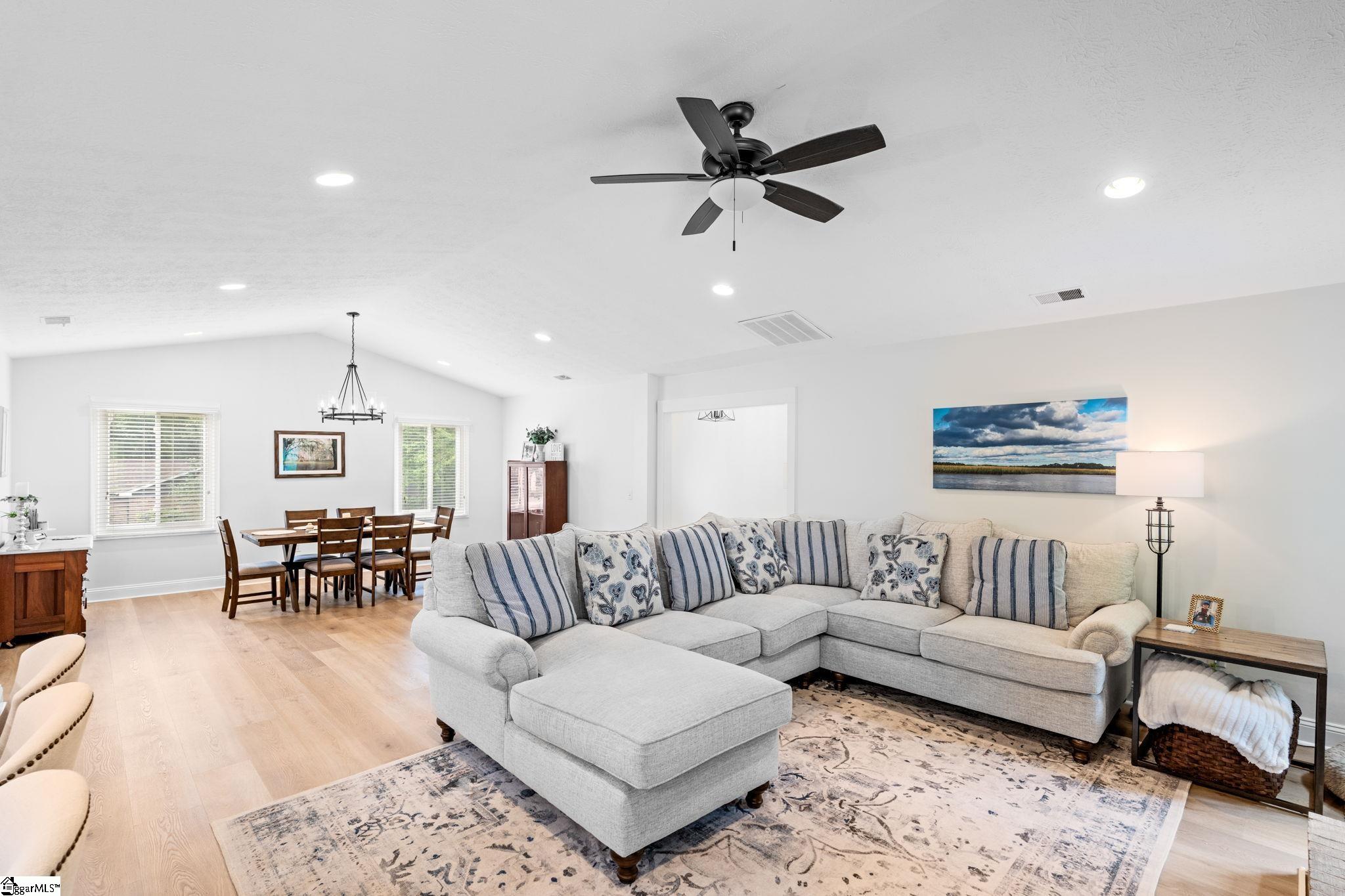 406 Huntington Road Easley, SC 29642 - Photo 15 of 39