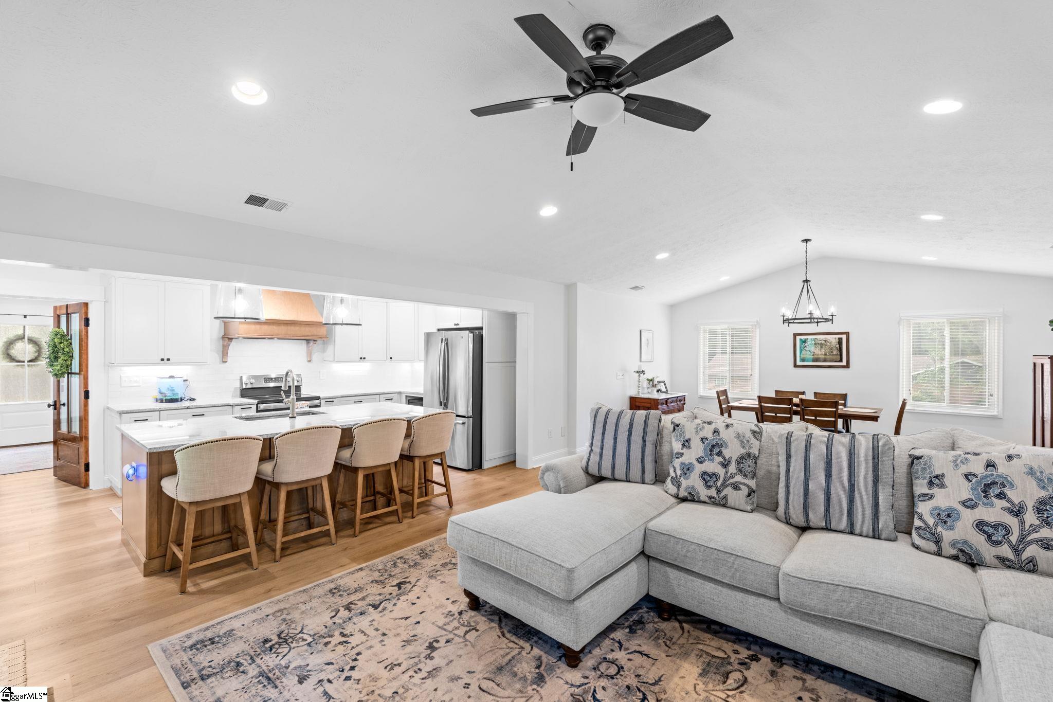 406 Huntington Road Easley, SC 29642 - Photo 16 of 39