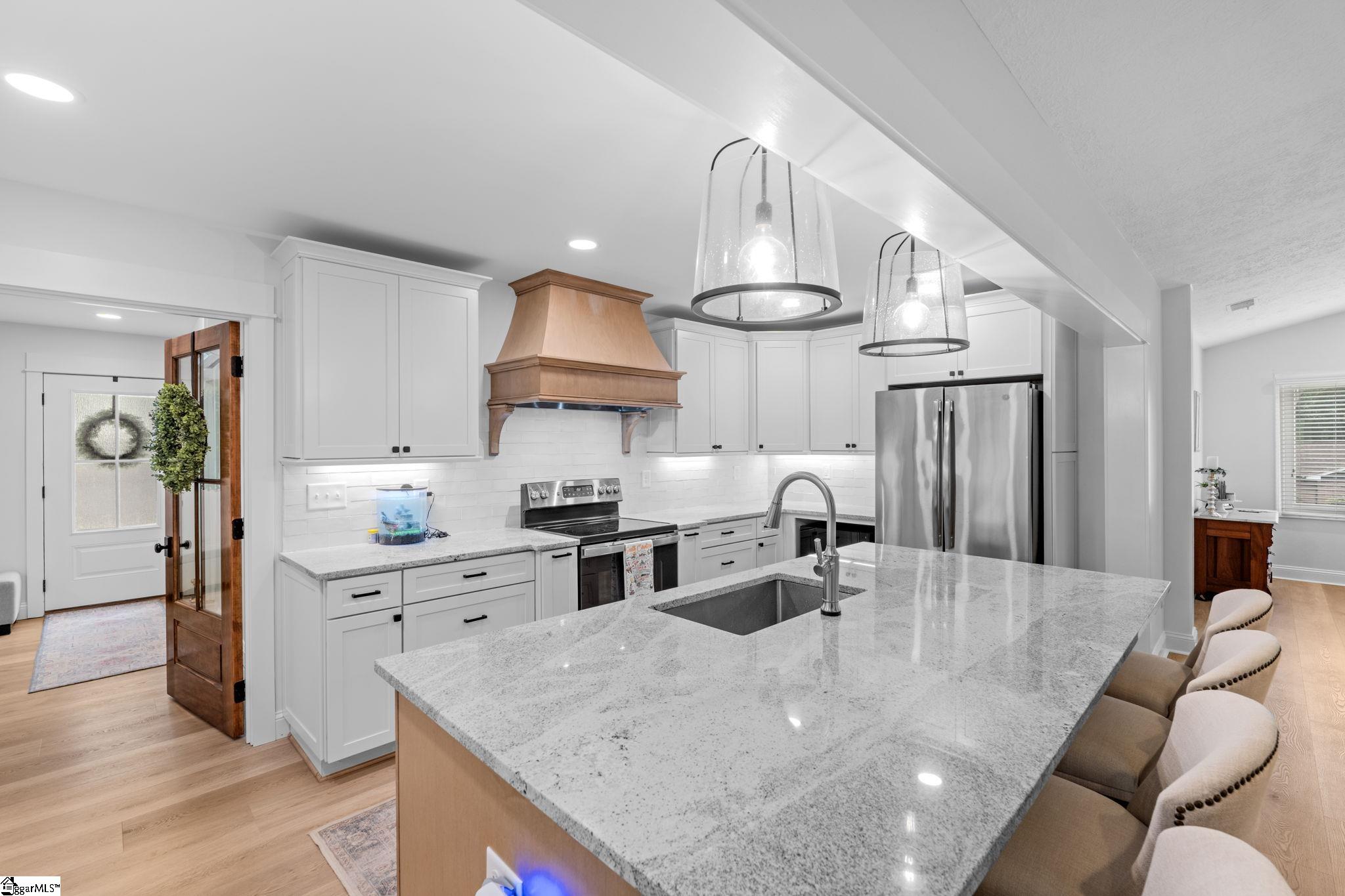 406 Huntington Road Easley, SC 29642 - Photo 17 of 39