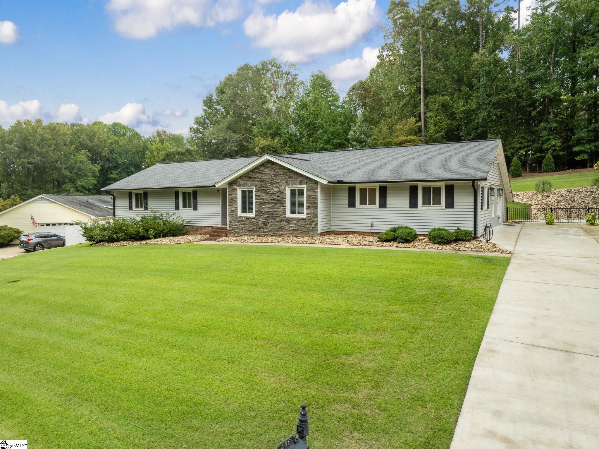 406 Huntington Road Easley, SC 29642 - Photo 7 of 39