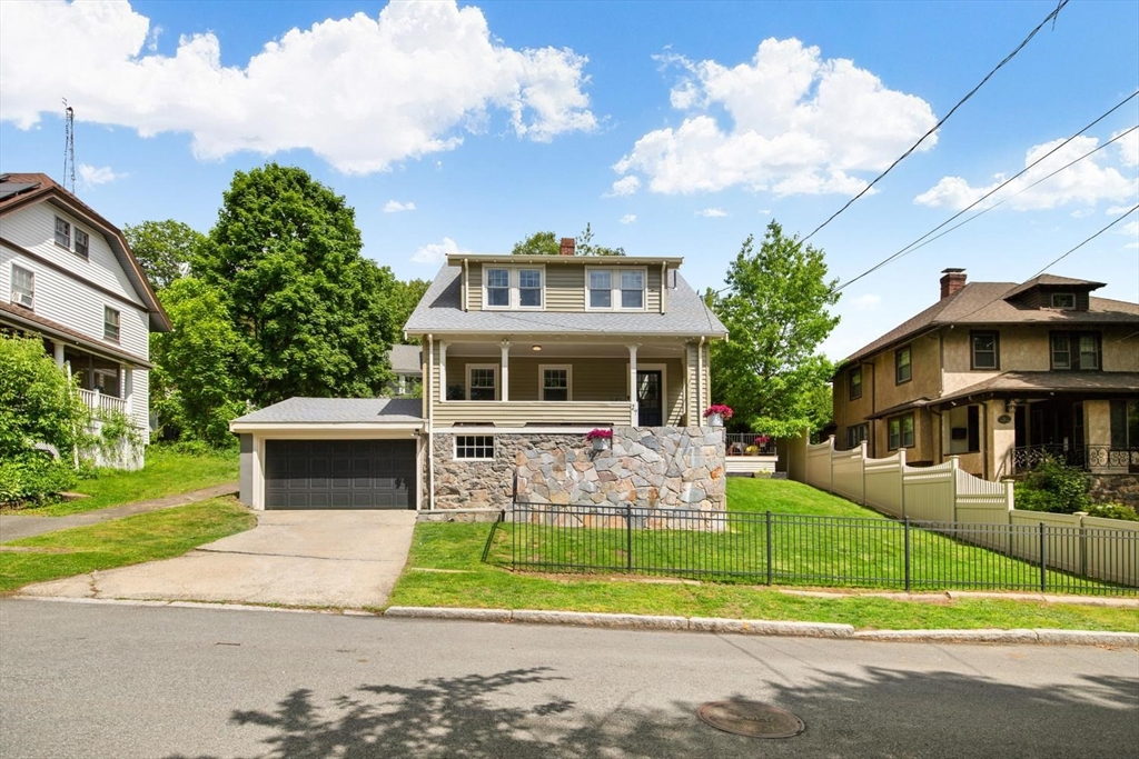 27 Fellsmere Road Malden, MA 02148 - Photo 1 of 39