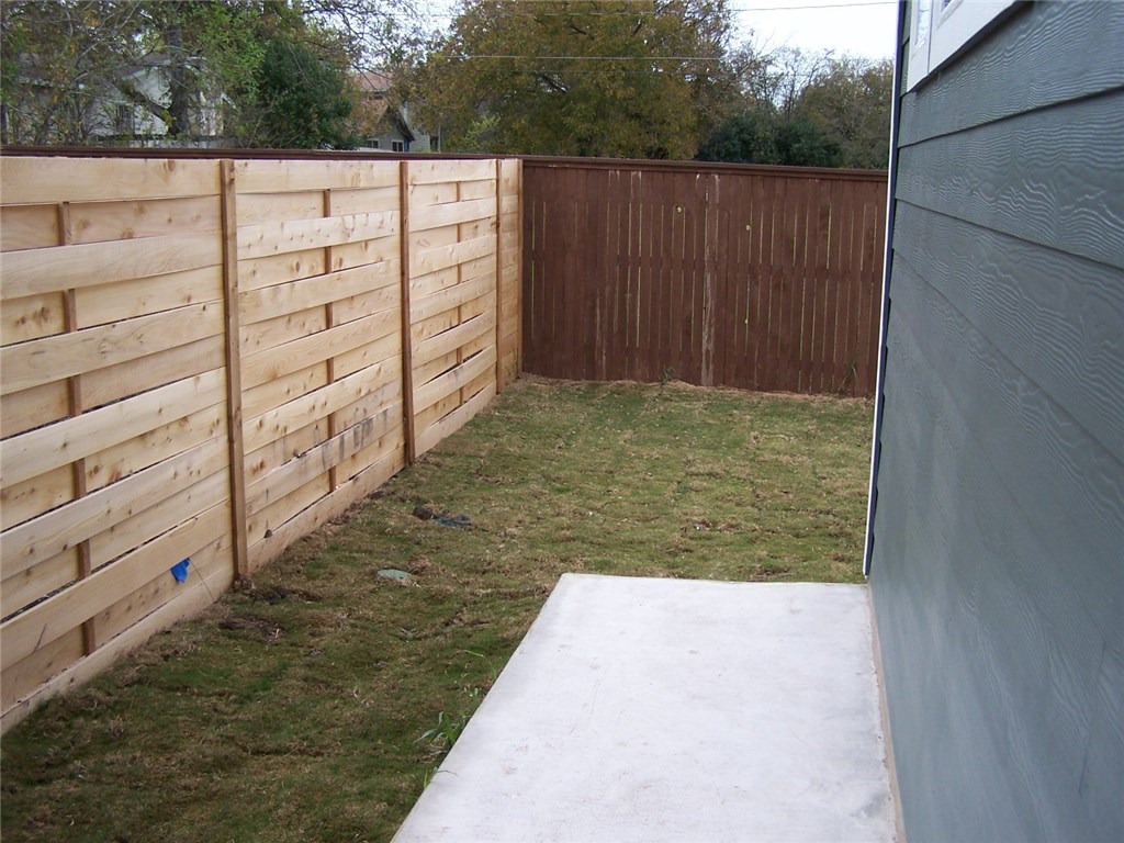 2214 Capulet Street Austin, TX 78741 - Photo 24 of 28