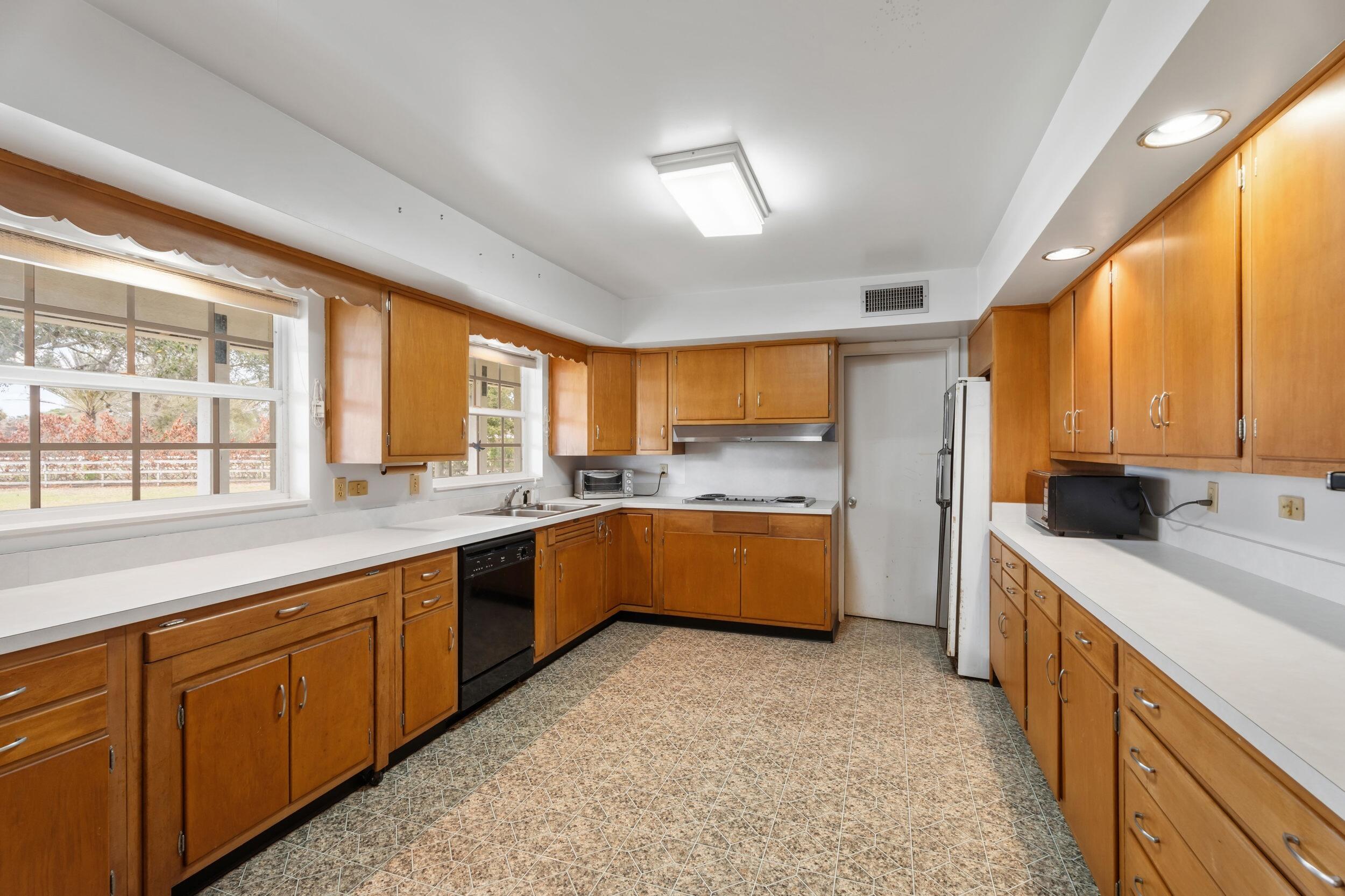 10125 Southwest Green Ridge Lane, Unit LANE Palm City, FL 34990 - Photo 41 of 87 15_smg05331