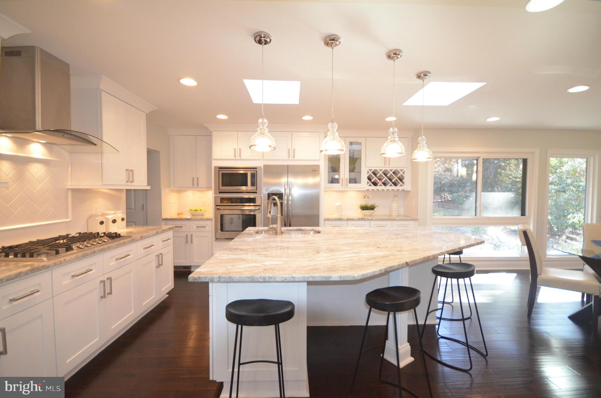 11304 Fieldstone Lane Reston, VA 20191 - Photo 2 of 28 Kitchen