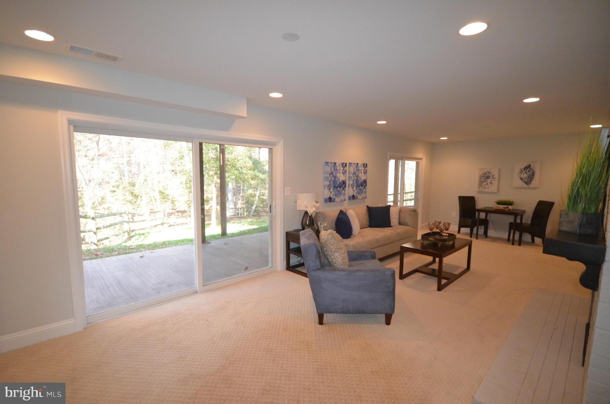 11304 Fieldstone Lane Reston, VA 20191 - Photo 20 of 28 Family Room