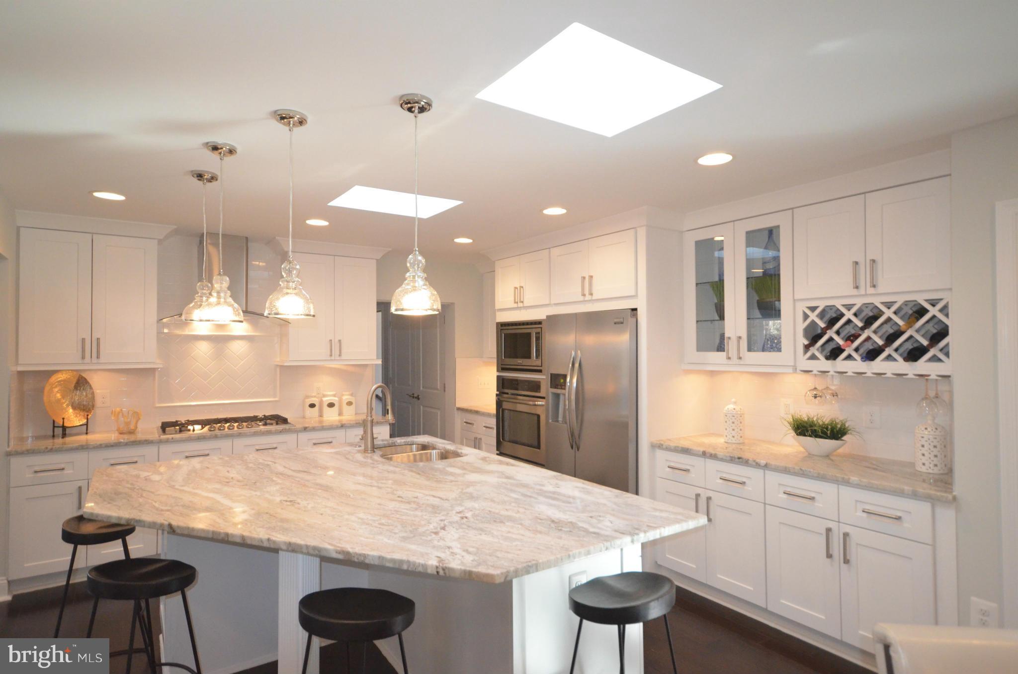 11304 Fieldstone Lane Reston, VA 20191 - Photo 3 of 28 Kitchen