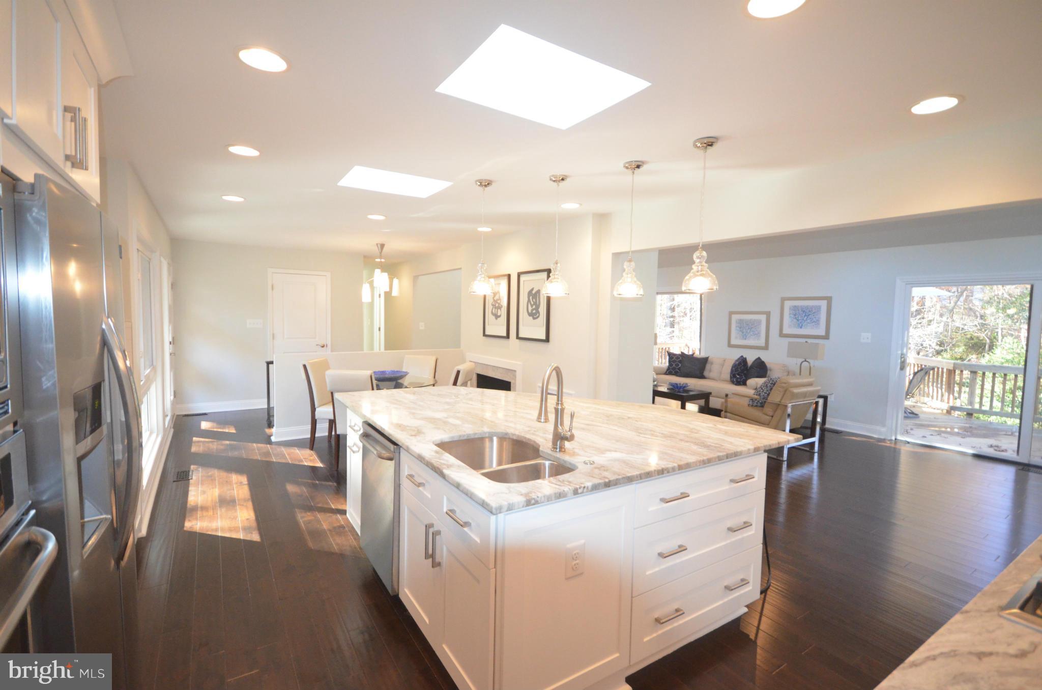 11304 Fieldstone Lane Reston, VA 20191 - Photo 4 of 28 Kitchen
