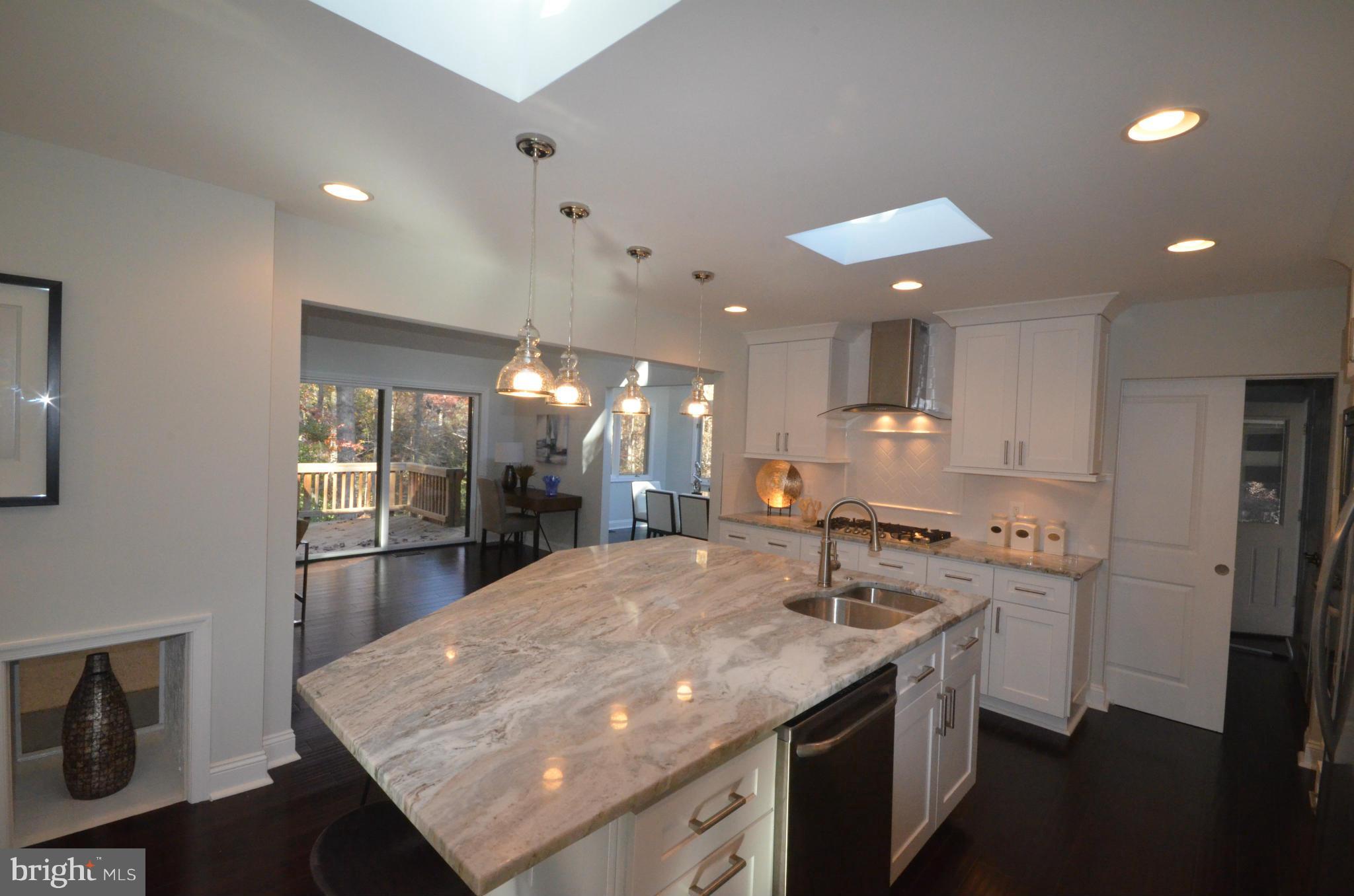 11304 Fieldstone Lane Reston, VA 20191 - Photo 5 of 28 Kitchen