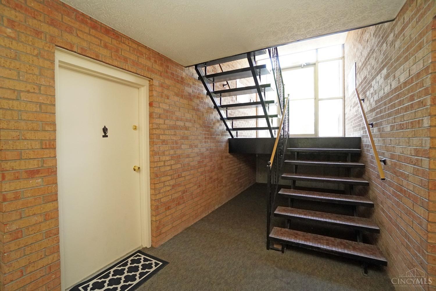 6617 Hearne Road, Unit 124 Cincinnati, OH 45248 - Photo 3 of 24 Gallery Image 3
