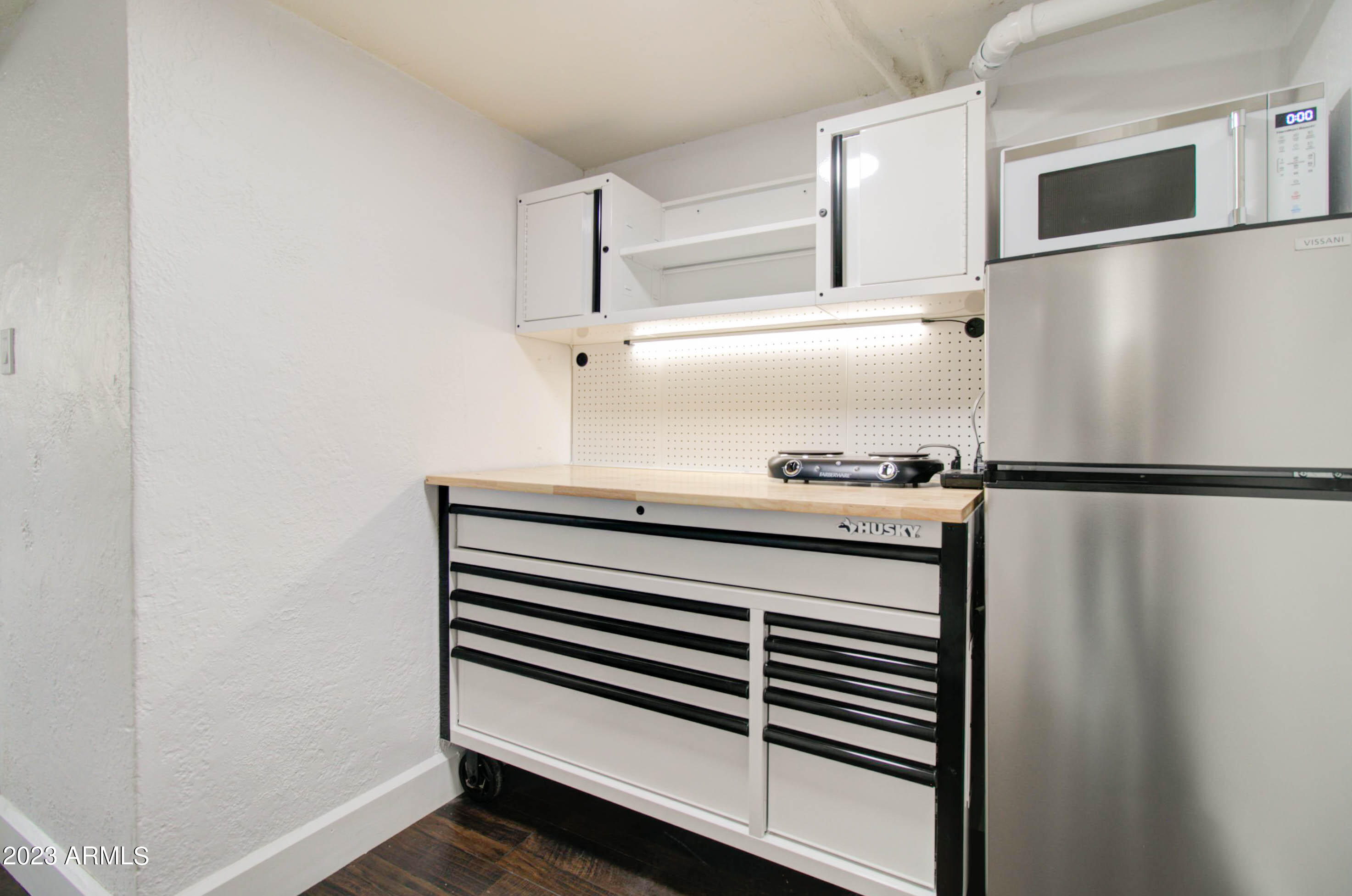 877 East Sycamore Street, Unit B Globe, AZ 85501 - Photo 5 of 8 877 E Sycamore Tweety Bird-6