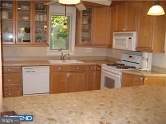 304 Oxford Road Havertown, PA 19083 - Photo 2 of 12 Gallery Image 2