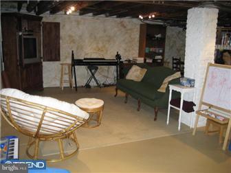 304 Oxford Road Havertown, PA 19083 - Photo 8 of 12 Gallery Image 8