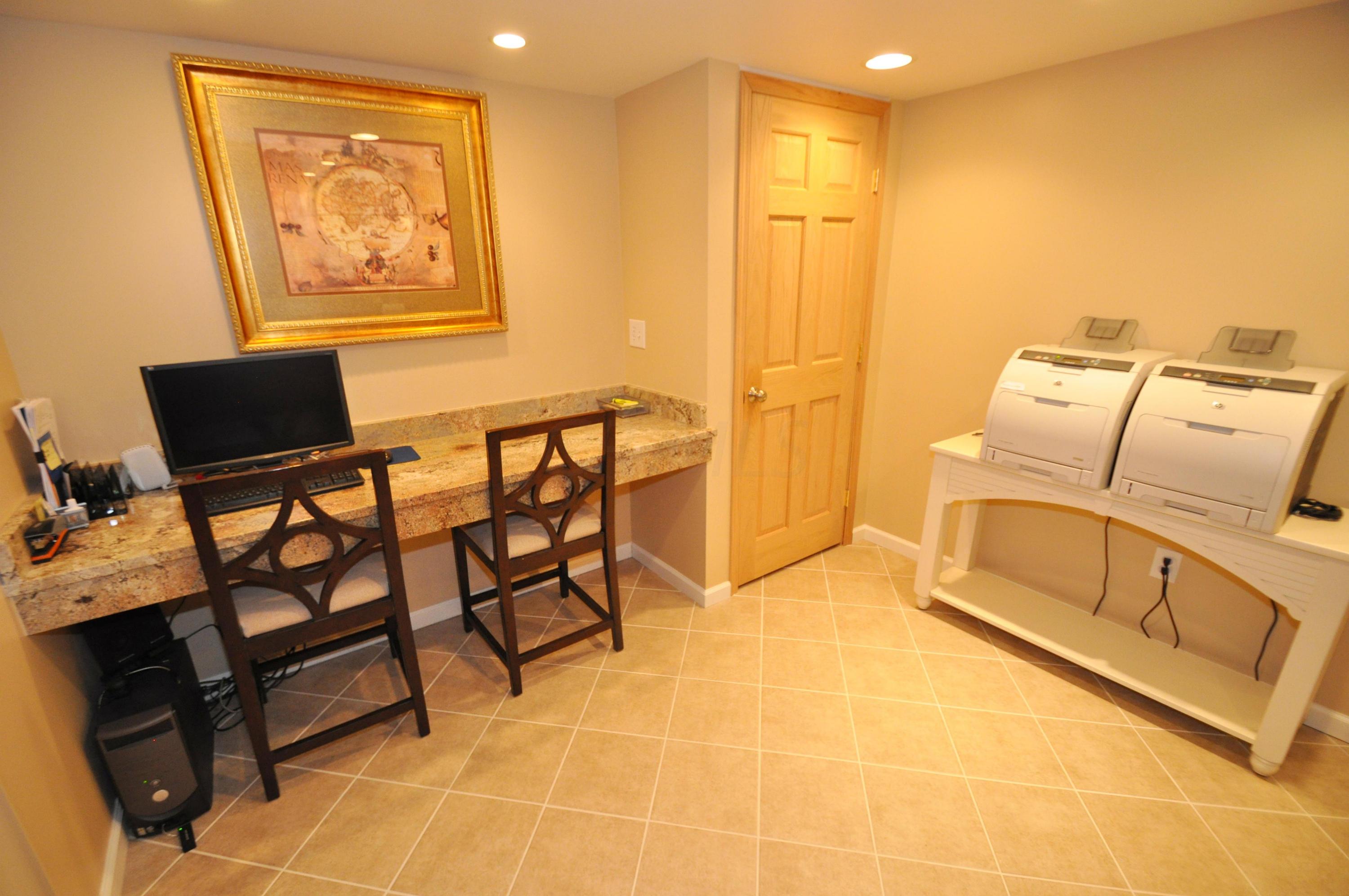 2829 Leeds Road Columbus, OH 43221 - Photo 25 of 35