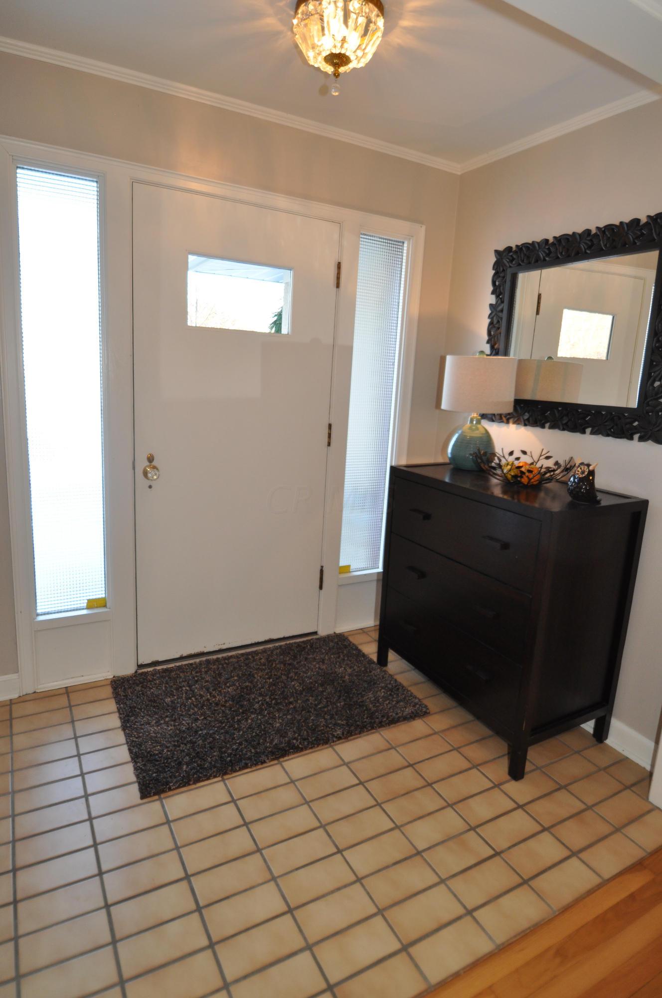 2829 Leeds Road Columbus, OH 43221 - Photo 8 of 35