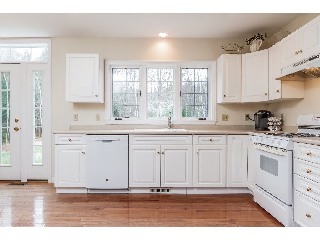 157 Carriage Road New Boston, NH 03070 - Photo 12 of 30