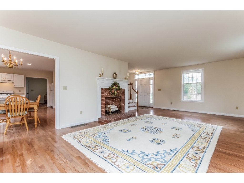 157 Carriage Road New Boston, NH 03070 - Photo 6 of 30