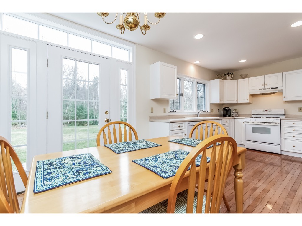157 Carriage Road New Boston, NH 03070 - Photo 9 of 30