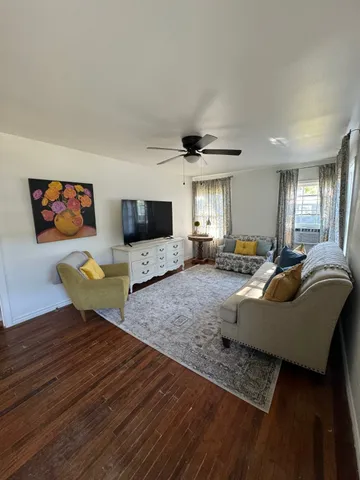 $1,650 | 1104 East Sycamore Street, Navasota, TX 77868