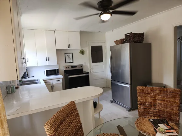 $1,500 | 1104 East Sycamore Street, Navasota, TX 77868