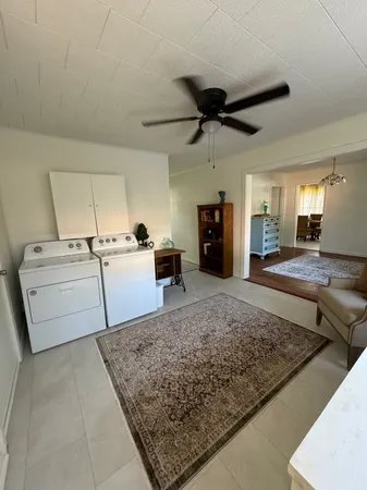 $1,500 | 1104 East Sycamore Street, Navasota, TX 77868