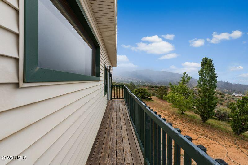 17041 Summers Drive Tehachapi, CA 93561 - Photo 18 of 41 19