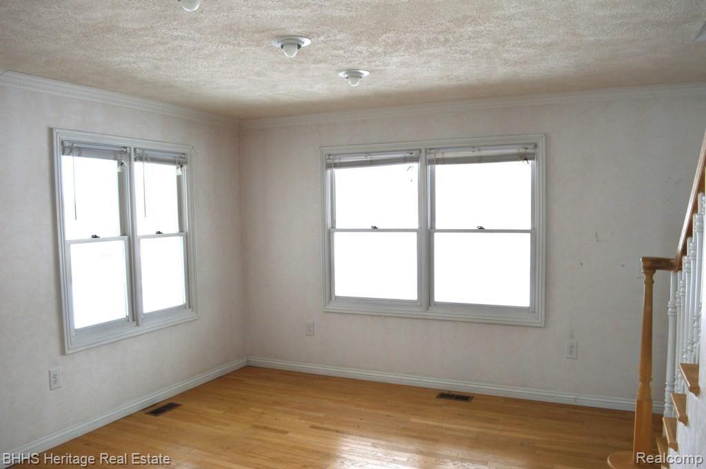 11260 Faussett Road Fenton, MI 48430 - Photo 7 of 49 56514.jpg