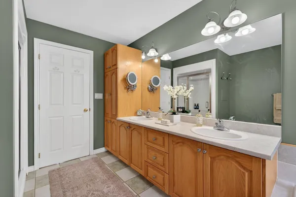 $900,000 | 59 Astilbe Lane, Yarmouth, ME 04096