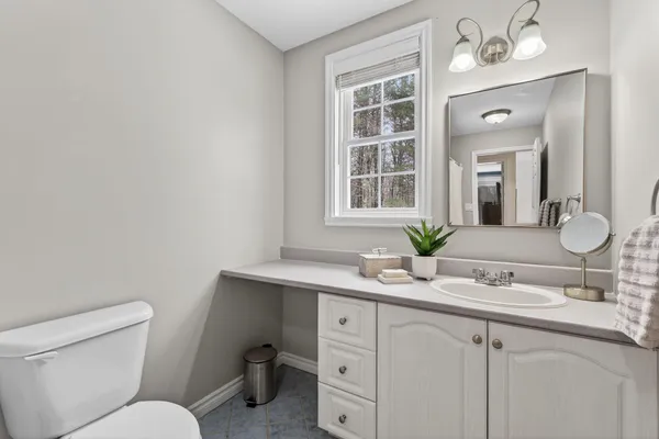 $900,000 | 59 Astilbe Lane, Yarmouth, ME 04096