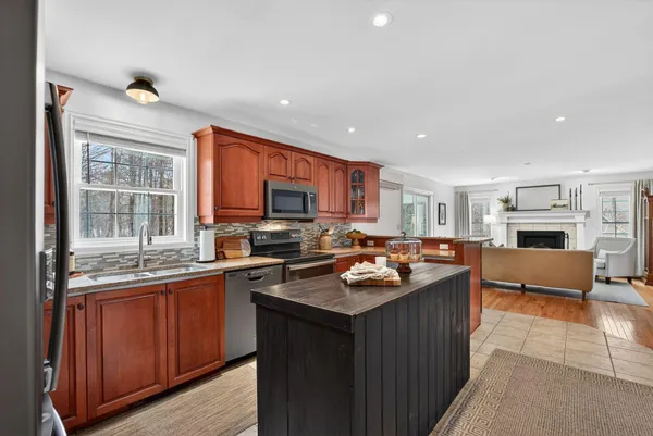 $900,000 | 59 Astilbe Lane, Yarmouth, ME 04096