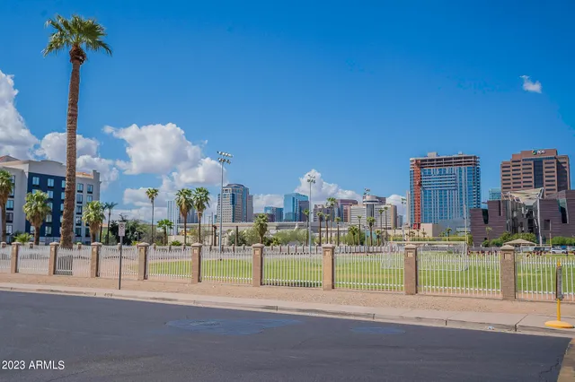 $2,400 | 475 North 9th Street, Unit 106, Phoenix, AZ 85006