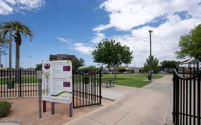 $2,400 | 475 North 9th Street, Unit 106, Phoenix, AZ 85006