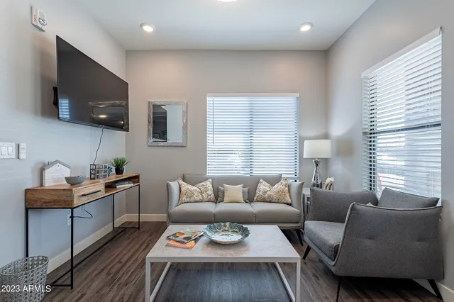 $2,400 | 475 North 9th Street, Unit 106, Phoenix, AZ 85006