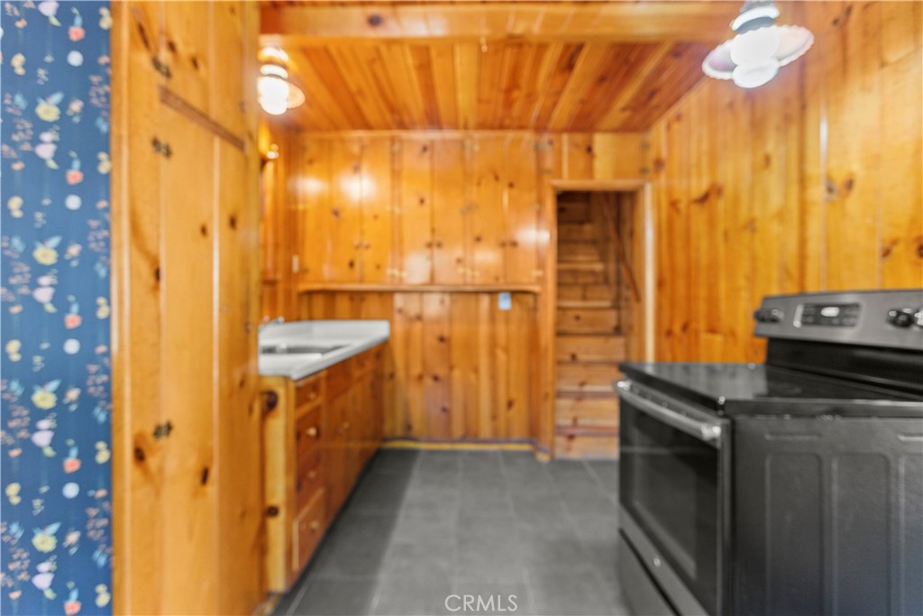 1852 Sparrow Road Wrightwood, CA 92397 - Photo 8 of 38 Gallery Image 8