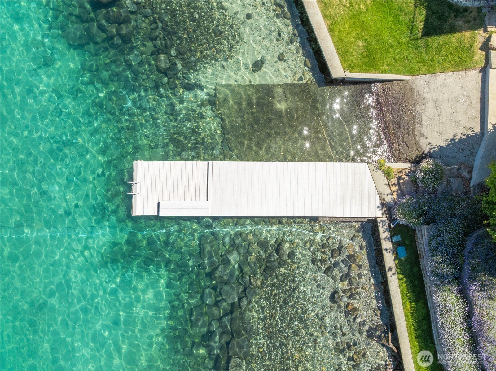 3132 South Lakeshore Road Chelan, WA 98816 - Photo 19 of 36 a view of a yard