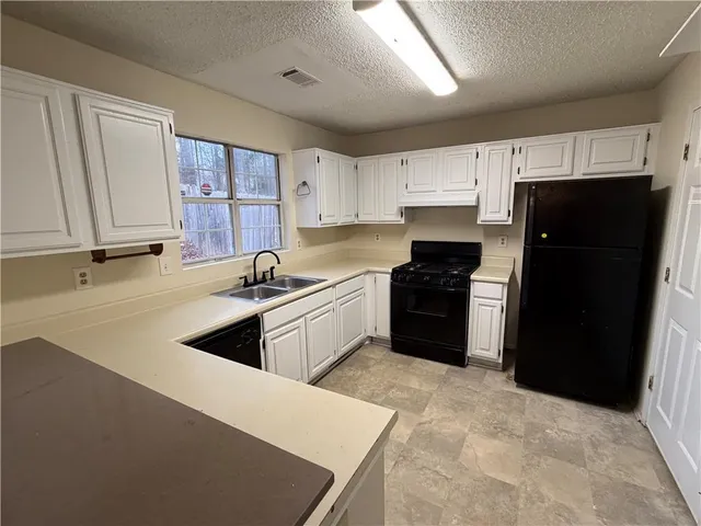 $1,950 | 1040 Hampton Hill Court, Lawrenceville, GA 30044