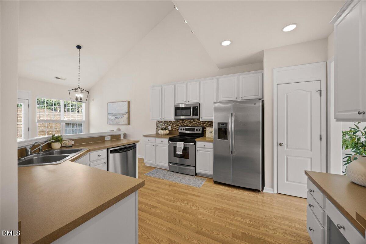 7714 Cloudview Lane Raleigh, NC 27613 - Photo 16 of 59 21-2A1A8343