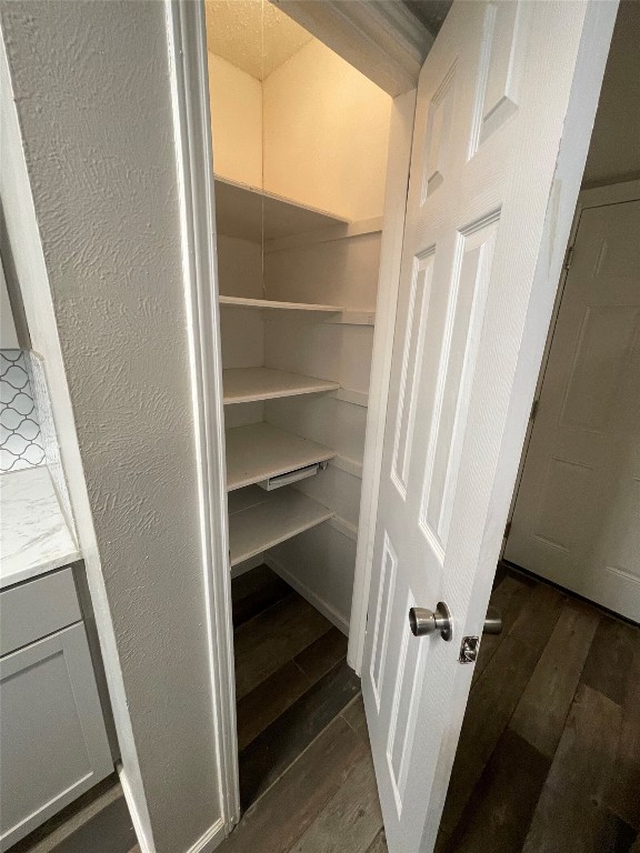 8810 Springmail Circle, Unit B Austin, TX 78729 - Photo 10 of 26 a view of a hallway
