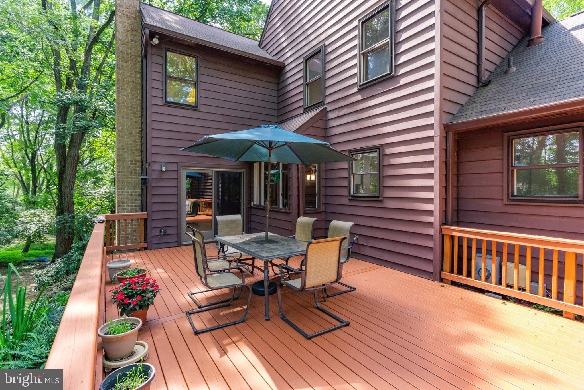 10104 Lawyers Road Vienna, VA 22181 - Photo 40 of 46 Hardie plank siding