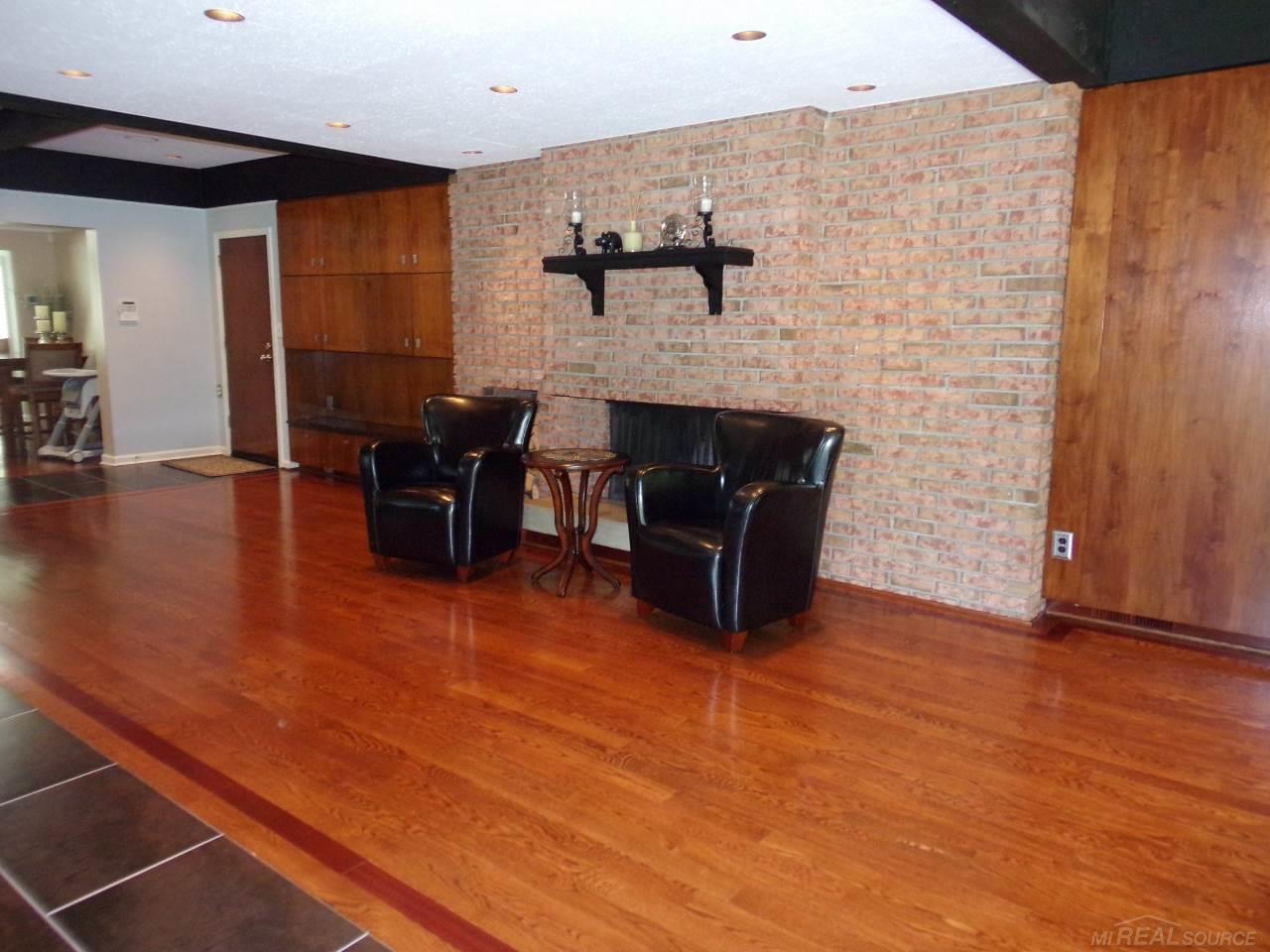 1070 North Renaud Road Grosse Pointe Woods, MI 48236 - Photo 4 of 50
