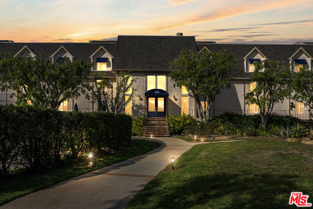 2385 Roscomare Road, Unit E17 Los Angeles, CA 90077 - Photo 26 of 31