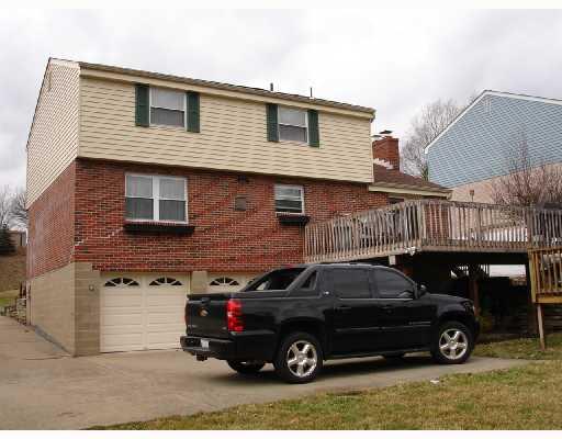 1004 Sundance Drive McKees Rocks, PA 15136 - Photo 3 of 8 Parking Lot/Garage.