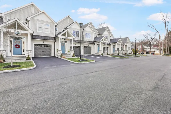 $879,900 | 2040 Crompond Road, Unit 21, Yorktown Heights, NY 10598