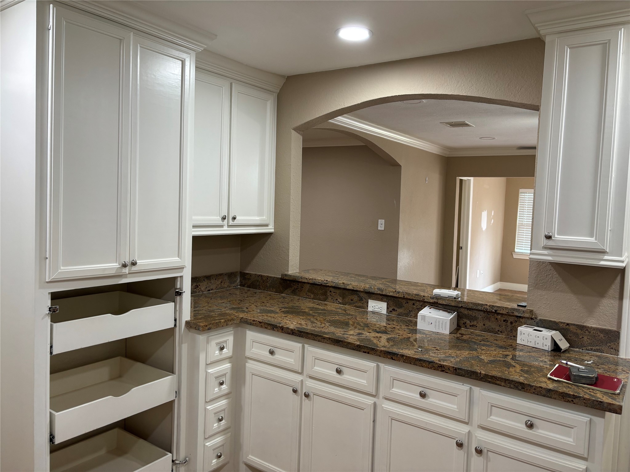 407 Terminal Street Houston, TX 77020 - Photo 5 of 14 Kichen with plenty of cabinet space