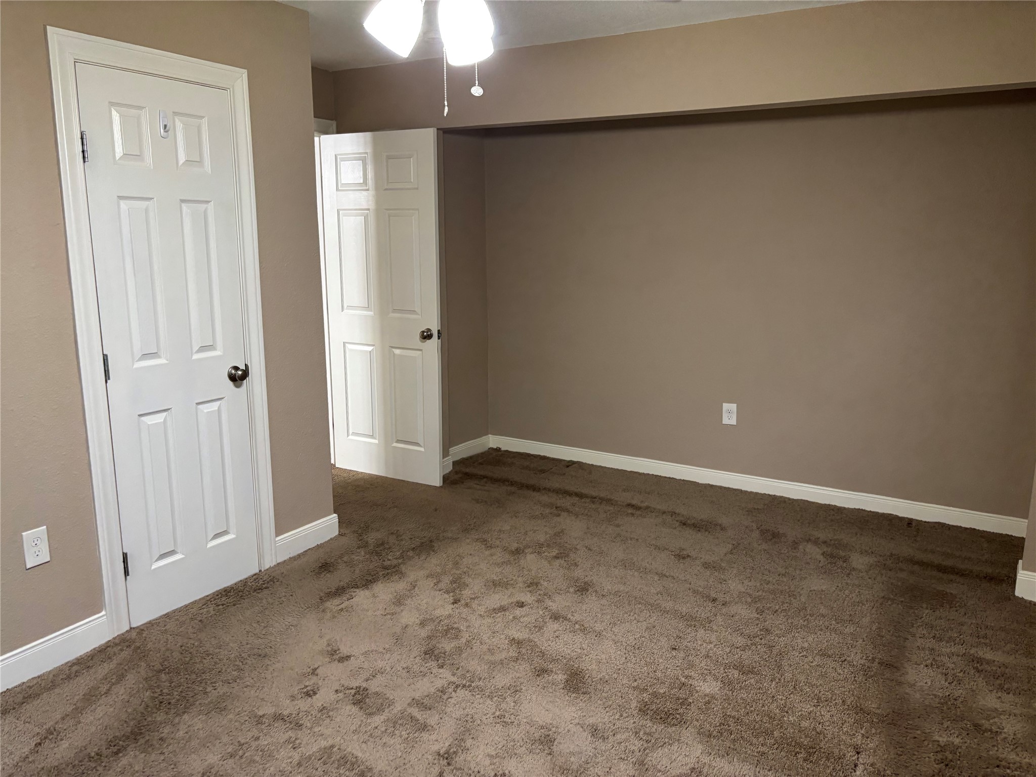 407 Terminal Street Houston, TX 77020 - Photo 8 of 14 Master bedroom